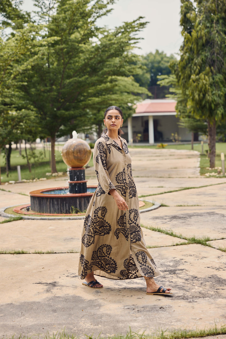 Sencei Handcrafted Cotton Maxi Dress with Embroidered Paisley Motif