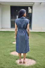 Load image into Gallery viewer, Sencei Women&#39;s Denim Shirt Dress with Waist Belt – Sleeveless Midi Button-Down Dress
