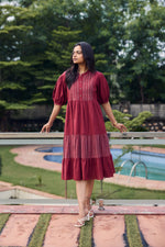 Load image into Gallery viewer, Sencei Maroon Cotton Tiered Midi Dress with Puff Sleeves
