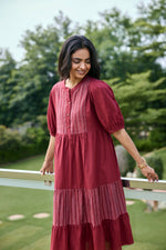 Load image into Gallery viewer, Sencei Maroon Cotton Tiered Midi Dress with Puff Sleeves
